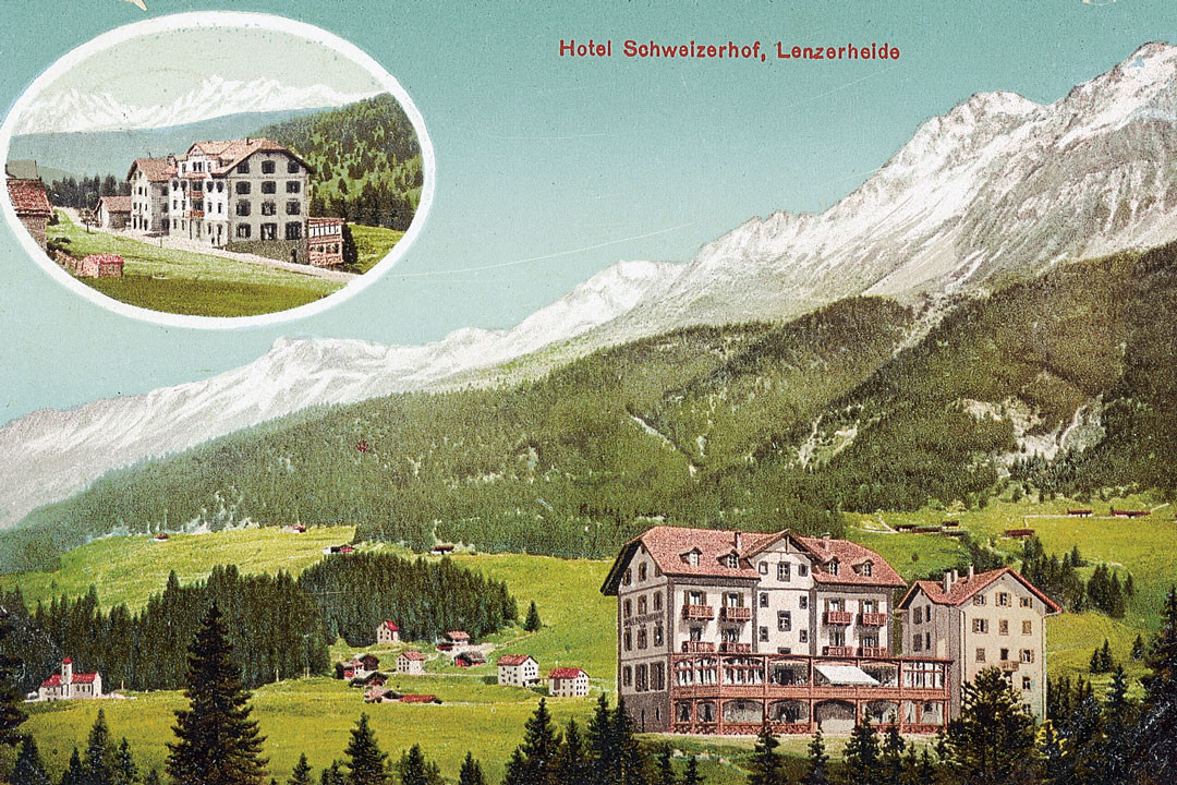 Historische Postkarte des Hotel Schweizerhof in Lenzerheide mit umliegenden Bergen.