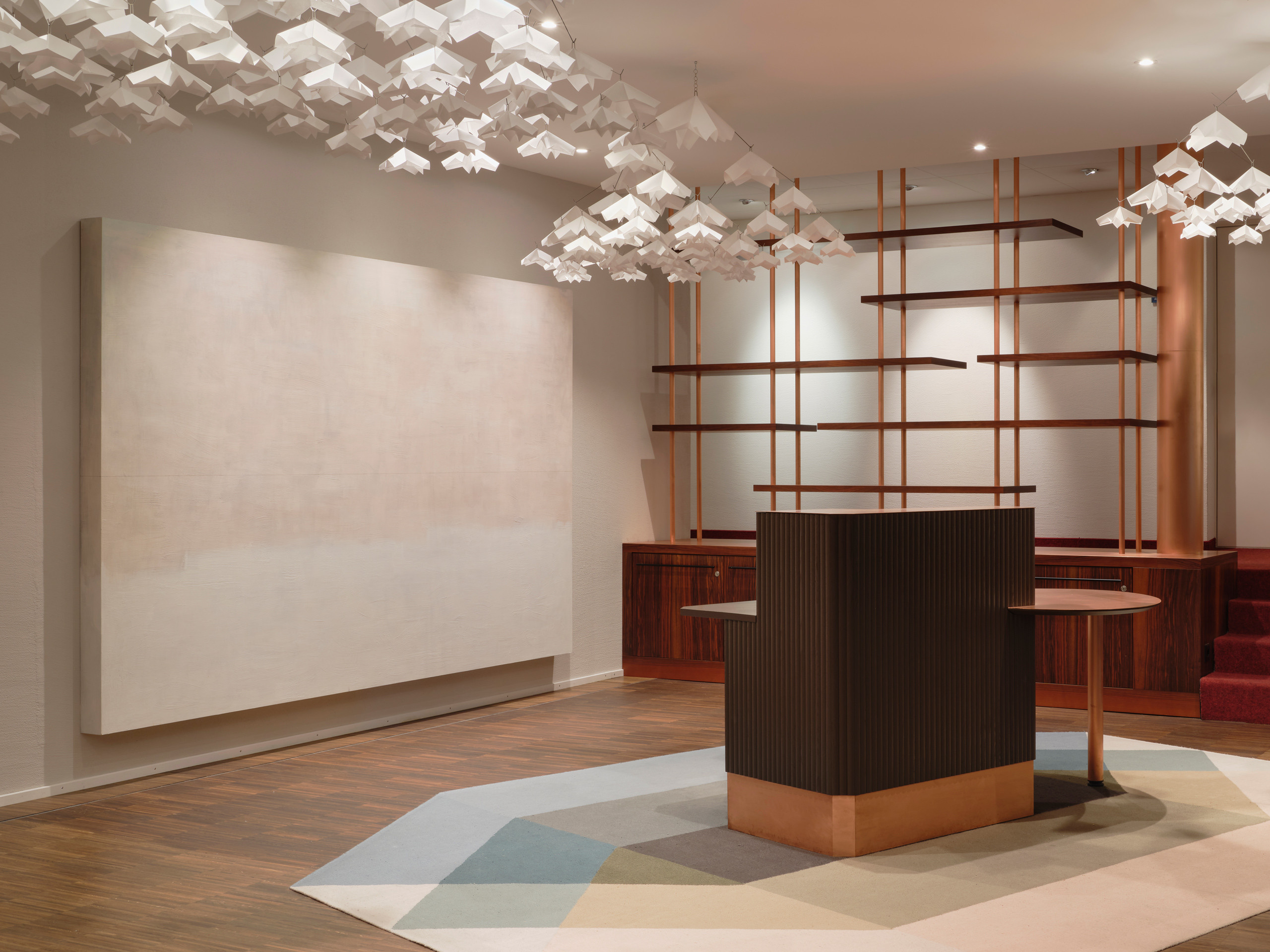 Kunstinstallation an der Decke der Hamam Reception