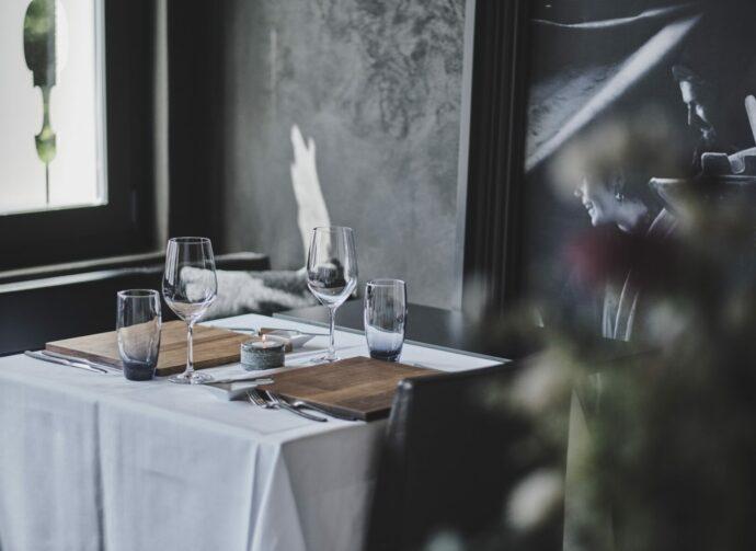 Gedeckte Tische im Scalottas Terroir Restaurant